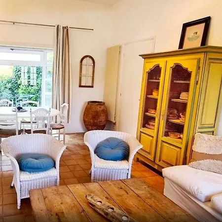 Villa De Charme: Retreat With Pool *